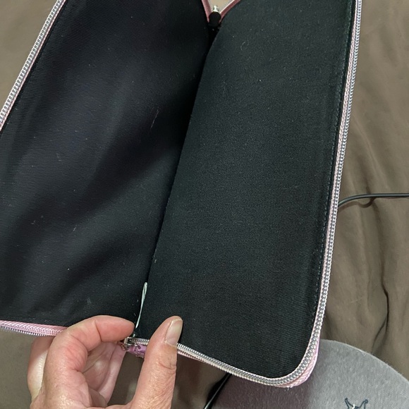 Pink leather tablet case. - Picture 3 of 3